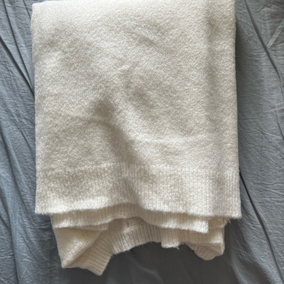 Sold !! Free With Purchase.Sweater in size small - Picture 2 of 4